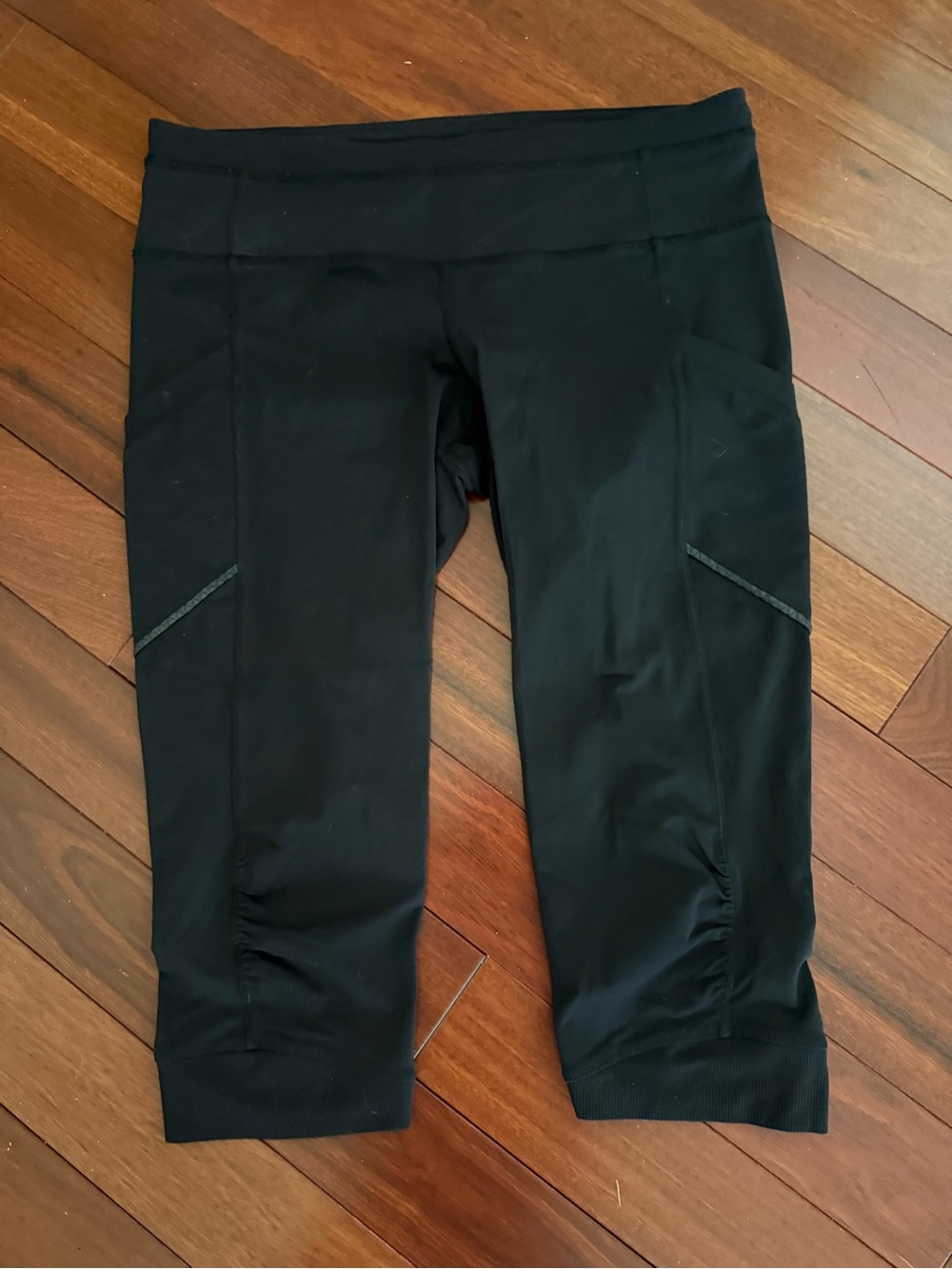 Lululemon Crop Leggings Women SZ 12 Black Athletic Yoga Running Athleisure Pants